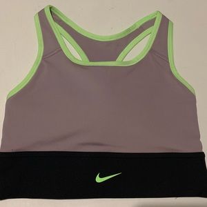 Nike Swoosh
Women's Medium-Support 1-Piece Padded Longline Sports Bra